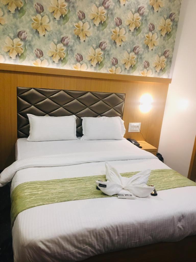 Glitz Hotels The Ar Residency - Nr Thane Railway Station Bagian luar foto